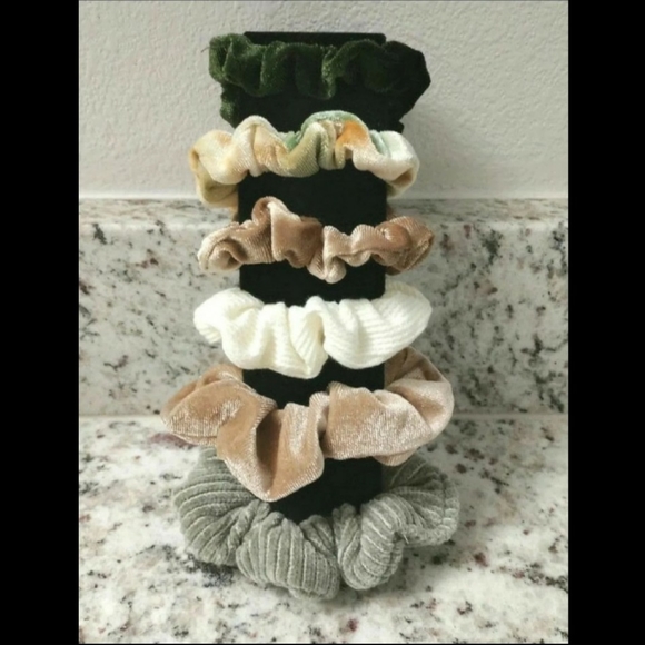 Assorted scrunchies $2 each or 5pc for $9 - Picture 7 of 10